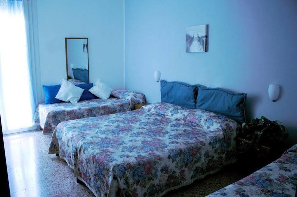 Holiday Hotel 3*